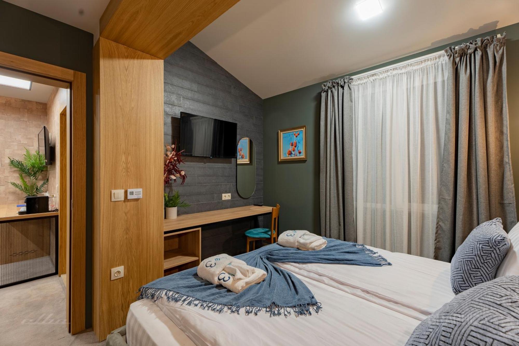 103 View Park Hotel Panichishte Esterno foto